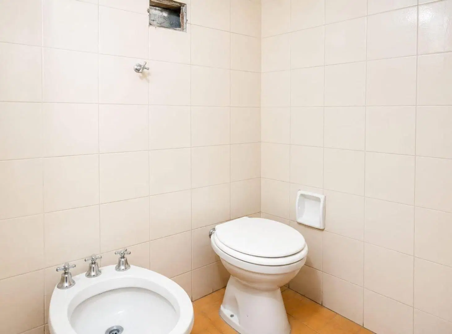 DEPARTAMENTO EN MONOBLOCK LAS HERAS 2