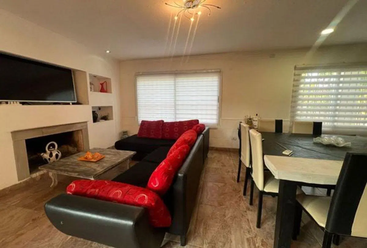 VENTA MODERNA Y AMPLIA CASA 3 DOR, RODEO DEL MEDIO 3