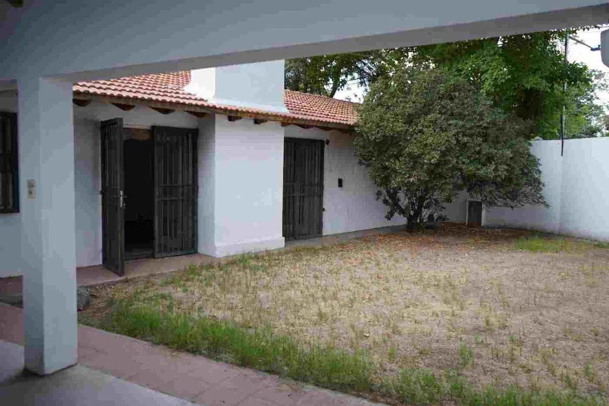 CASA ESQUINA EN VENTA EN SAN MARTÍN 8