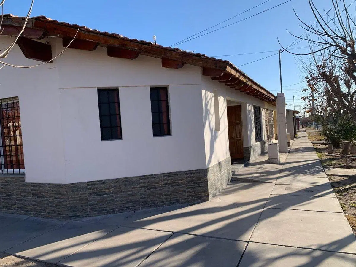 SE VENDE CASA DE 3 HAB  B. CONDOR Y ANDES  MAIPU 5