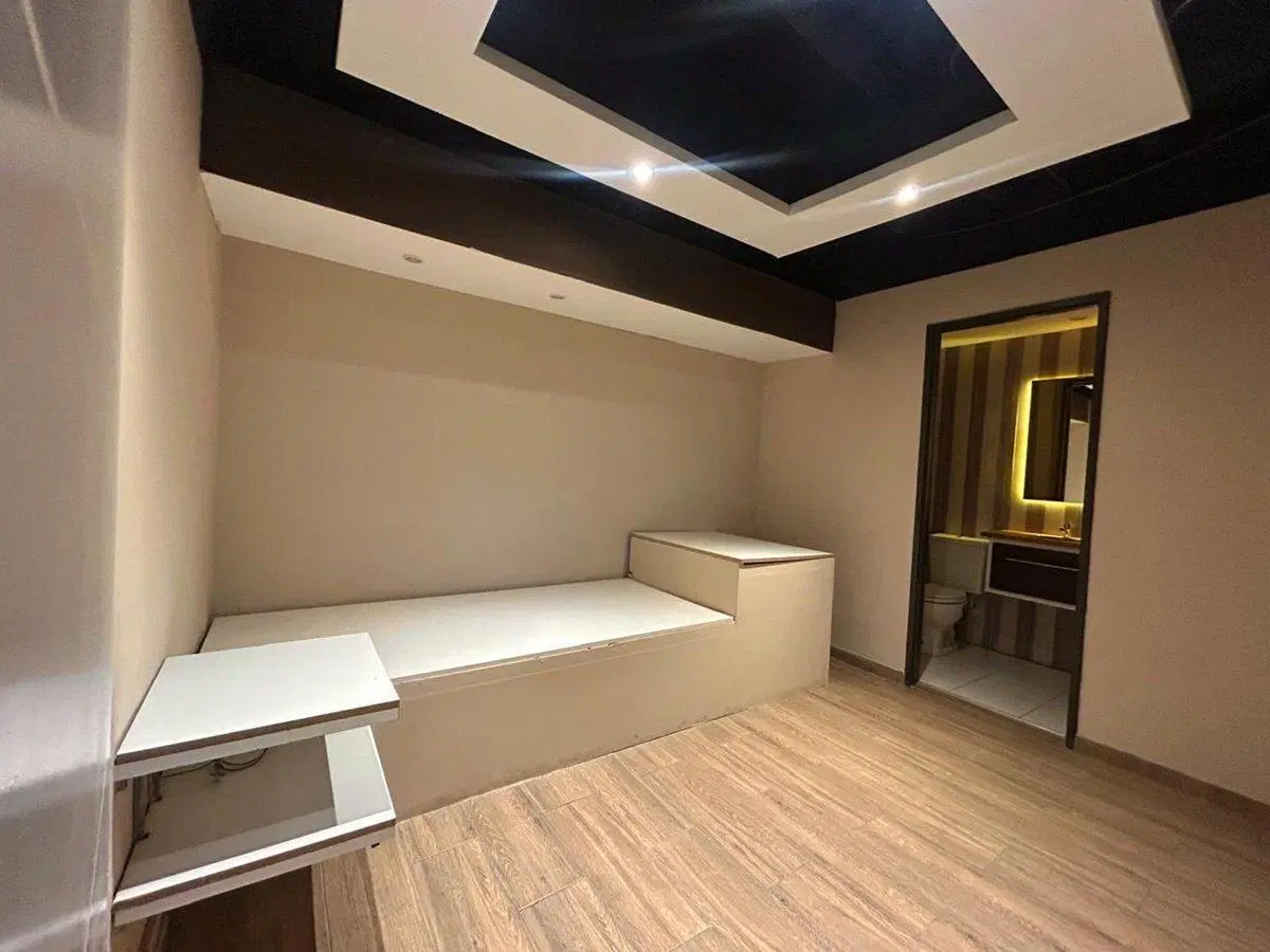 CASA  REFACCIONADA, 4 DORMITORIOS, 3 BAÑOS, GLLÉN 5