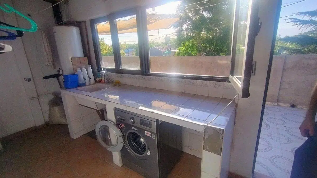 VENDO CASA CON GALPON TALLER. GODOY CRUZ 4