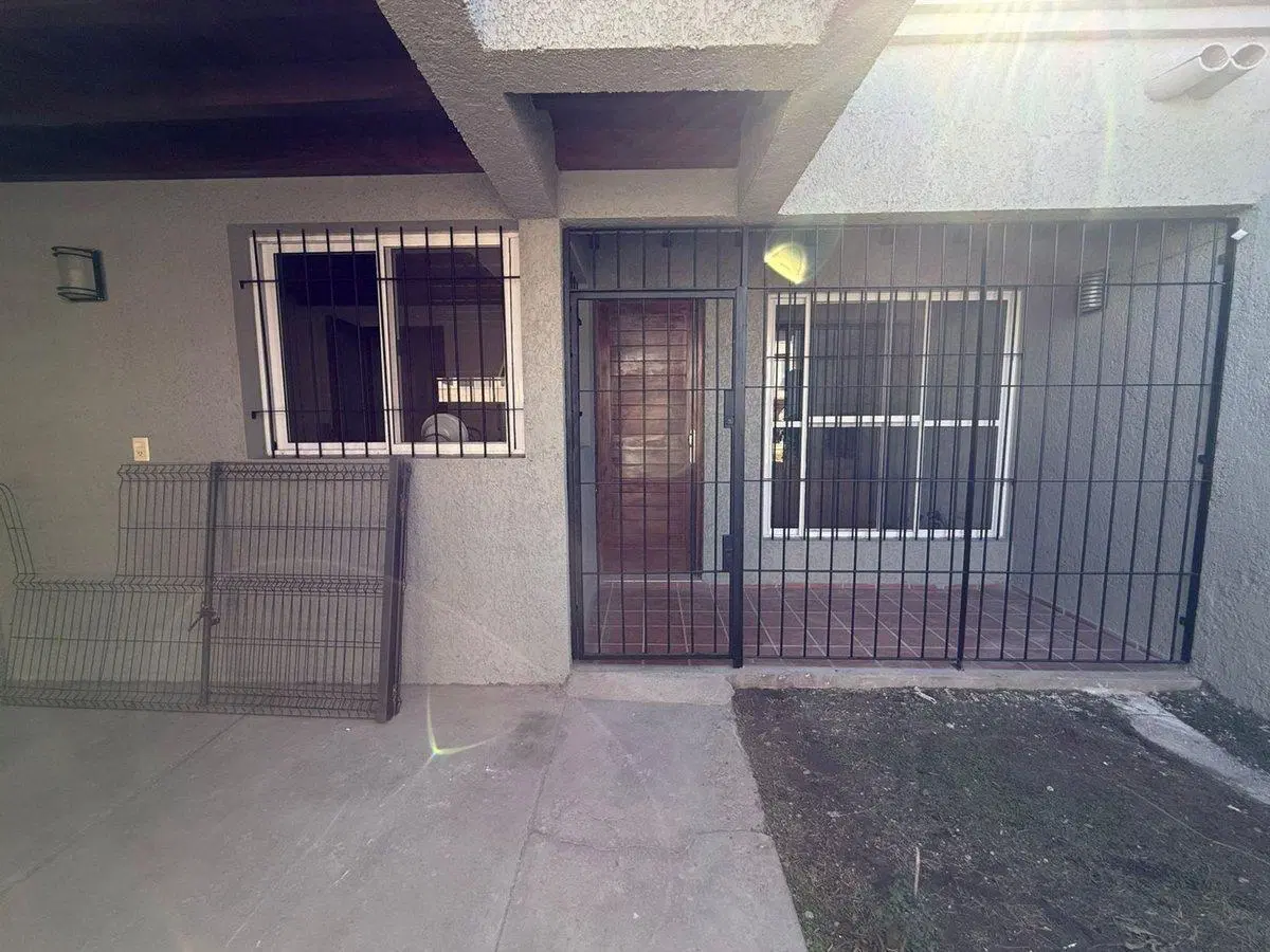 VENTA CASA HERMOSA EN LA CONSULTA 2
