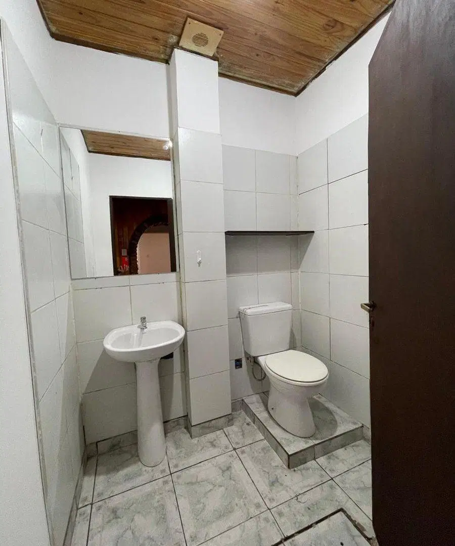 REMAX VENDE CASA EN BARRIO SANTA ANA GUAYMALLEN 4
