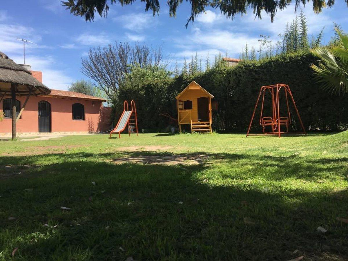 Foto de CASA CON GRAN PARQUIZADO EN VENTA, VISTALBA, imagen 5