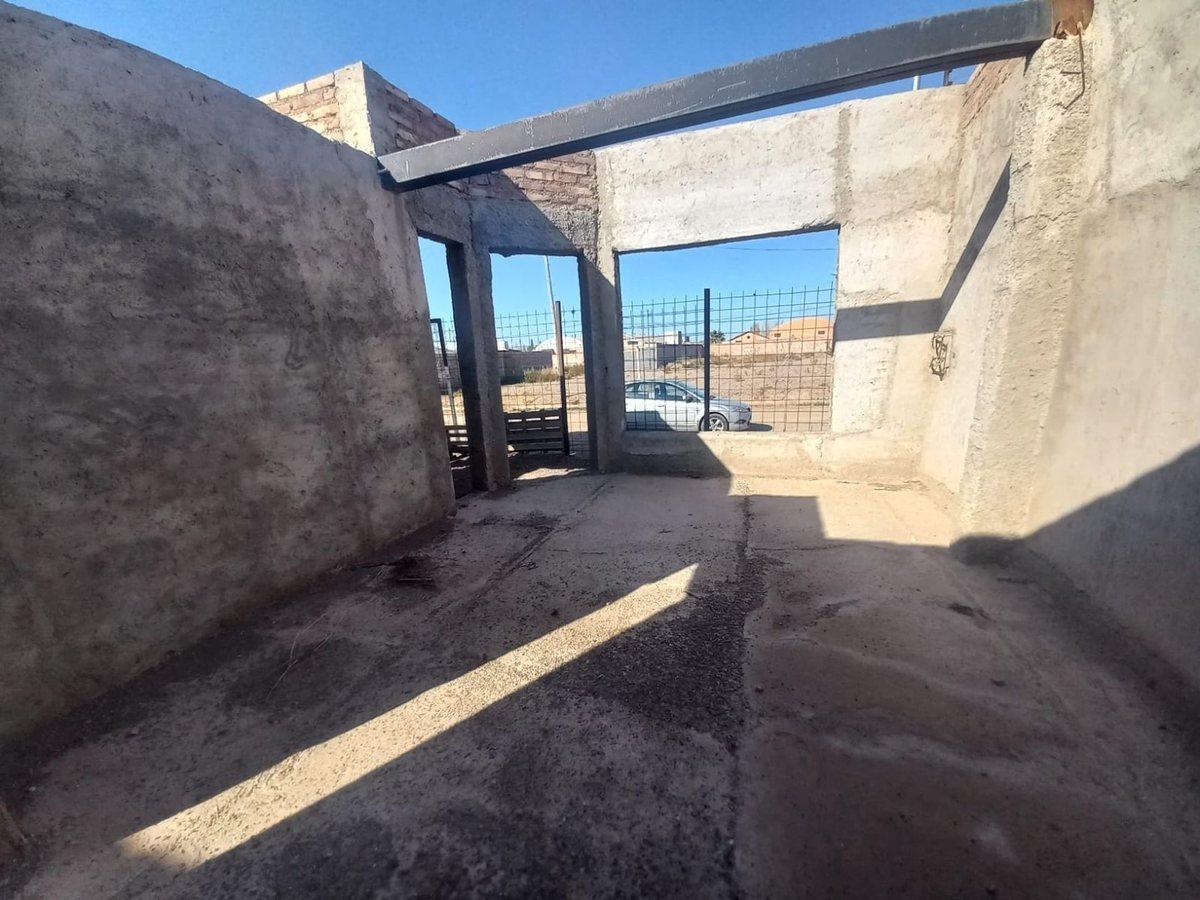 Foto de REMAX VENDE TERRENO CON PROPIEDAD EN OBRA GRUESA, imagen 5