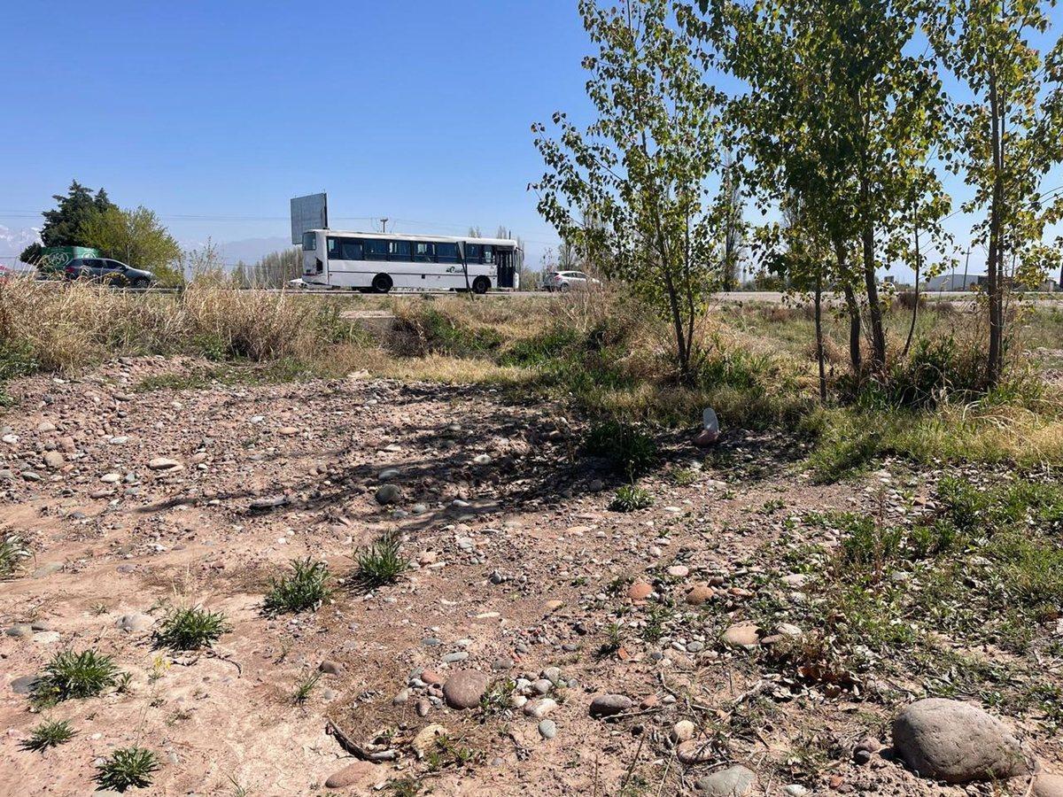 Foto de REMAX VENDE LOTE SOBRE ACCESO SUR EN PERDRIEL MZA, imagen 1