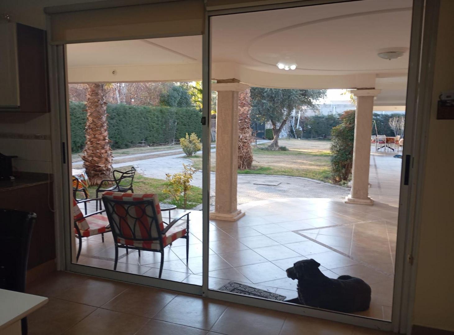 Foto de REMAX VENDE BELLA CASA EN LAS CATALPAS LUJAN MZA, imagen 4