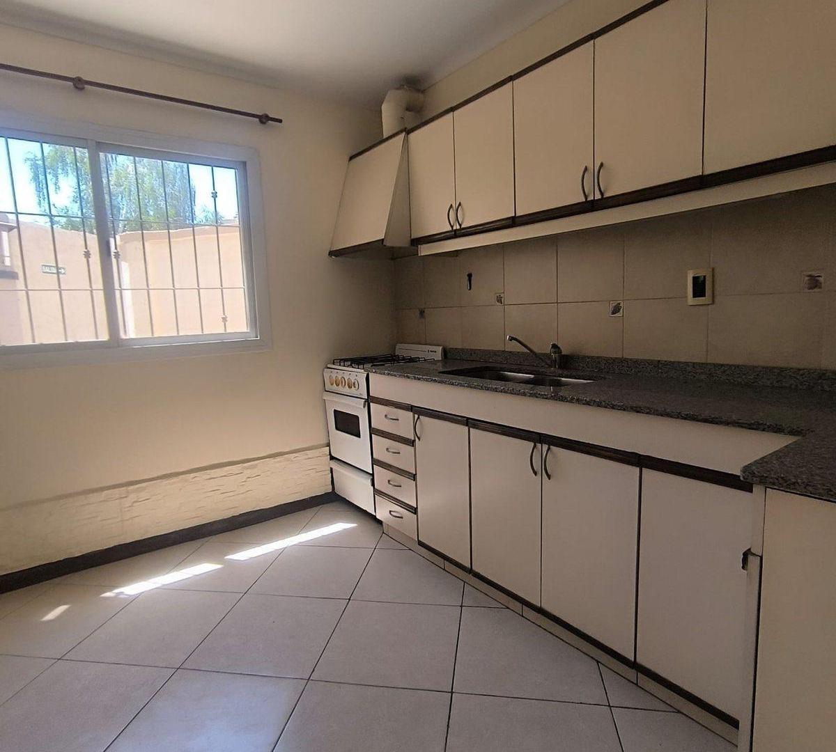 Foto de VENTA DE DUPLEX EN MENDOZA CIUDAD, imagen 2