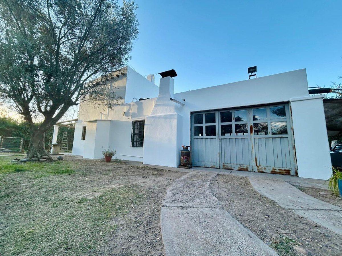 Foto de CASA B° SOLARES DEL PLATA, 3 DOM+ PISCINA+QINCHO., imagen 1
