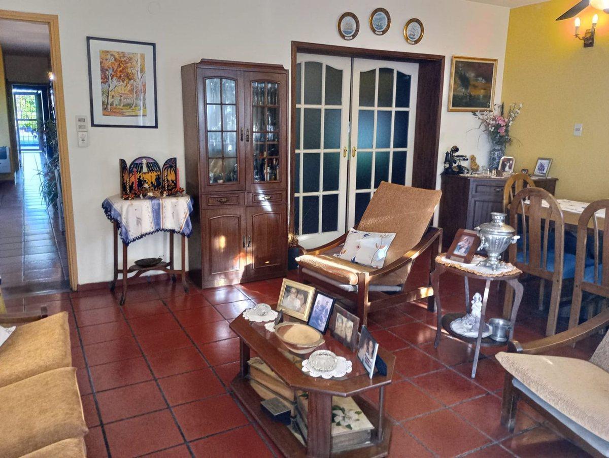 Foto de CASA 4 DORMITORIOS, CON PISCINA, CIUDAD DE MENDOZA, imagen 1