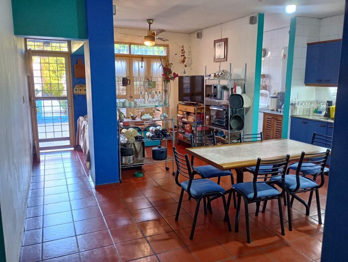 Foto de CASA 4 DORMITORIOS, CON PISCINA, CIUDAD DE MENDOZA, imagen 5