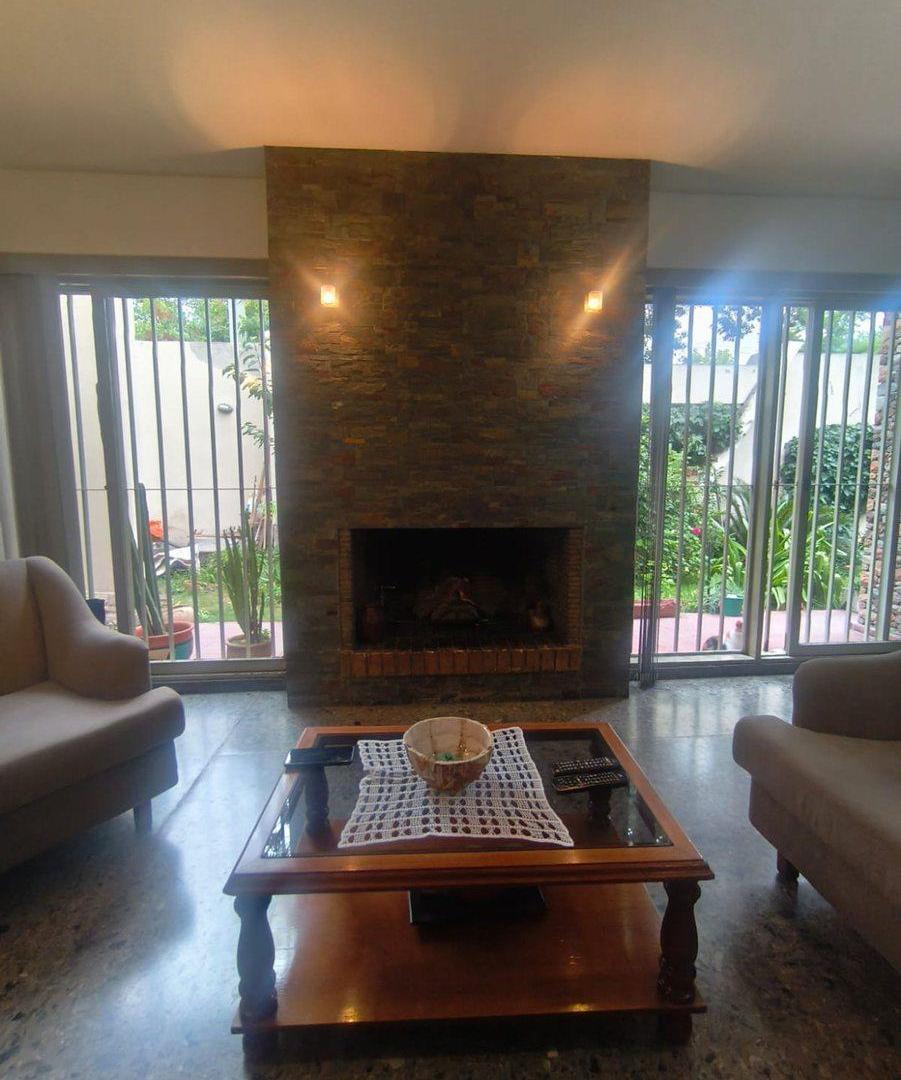 Foto de CASA ESQUINA,FRENTE A YPF DE CALLE ALBERDI, GLLÉN, imagen 1