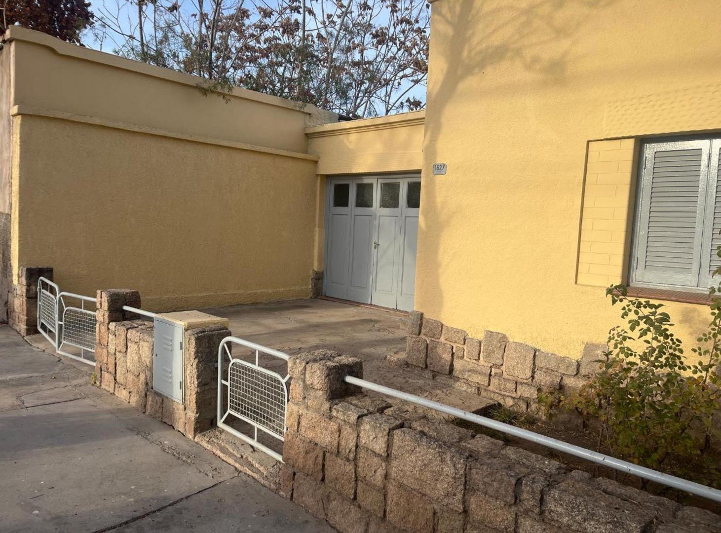Foto de VENTA TERRENO DE 440 m² CON CASA DE ADOBE EN LUJAN, imagen 4