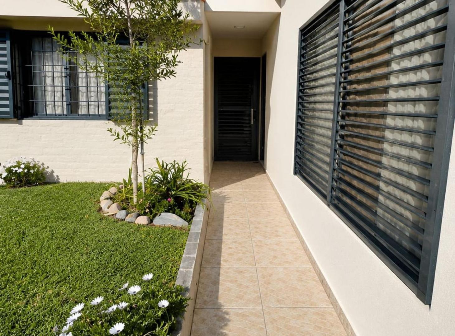 Foto de CASA IMPONENTE EN ESQUINA LUZURIAGA MAIPU, imagen 2