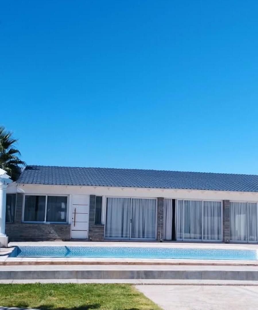 Foto de CASA CON PISCINA, 4 DORMITORIOS, RODEO DEL MEDIO, imagen 3