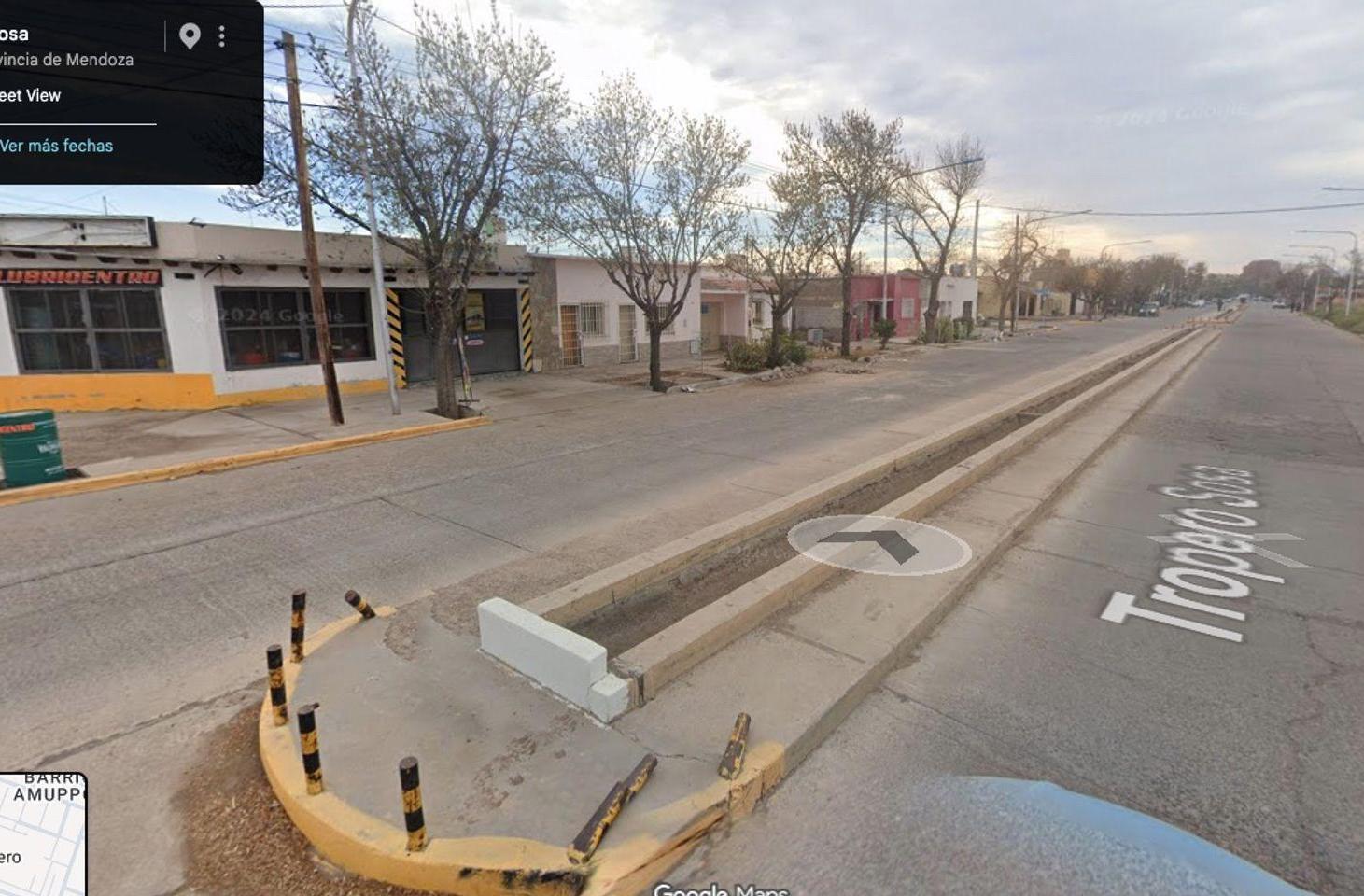 Foto de Vivienda a remodelar con terreno apto comercial, imagen 4