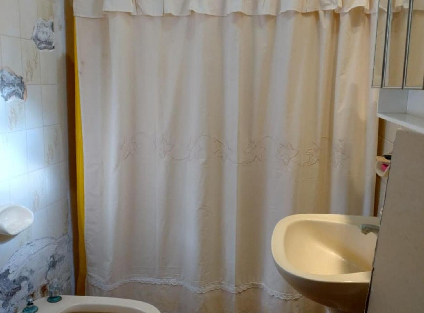 Foto de Remax Vende Casa-Chalet en Rivadavia, imagen 1