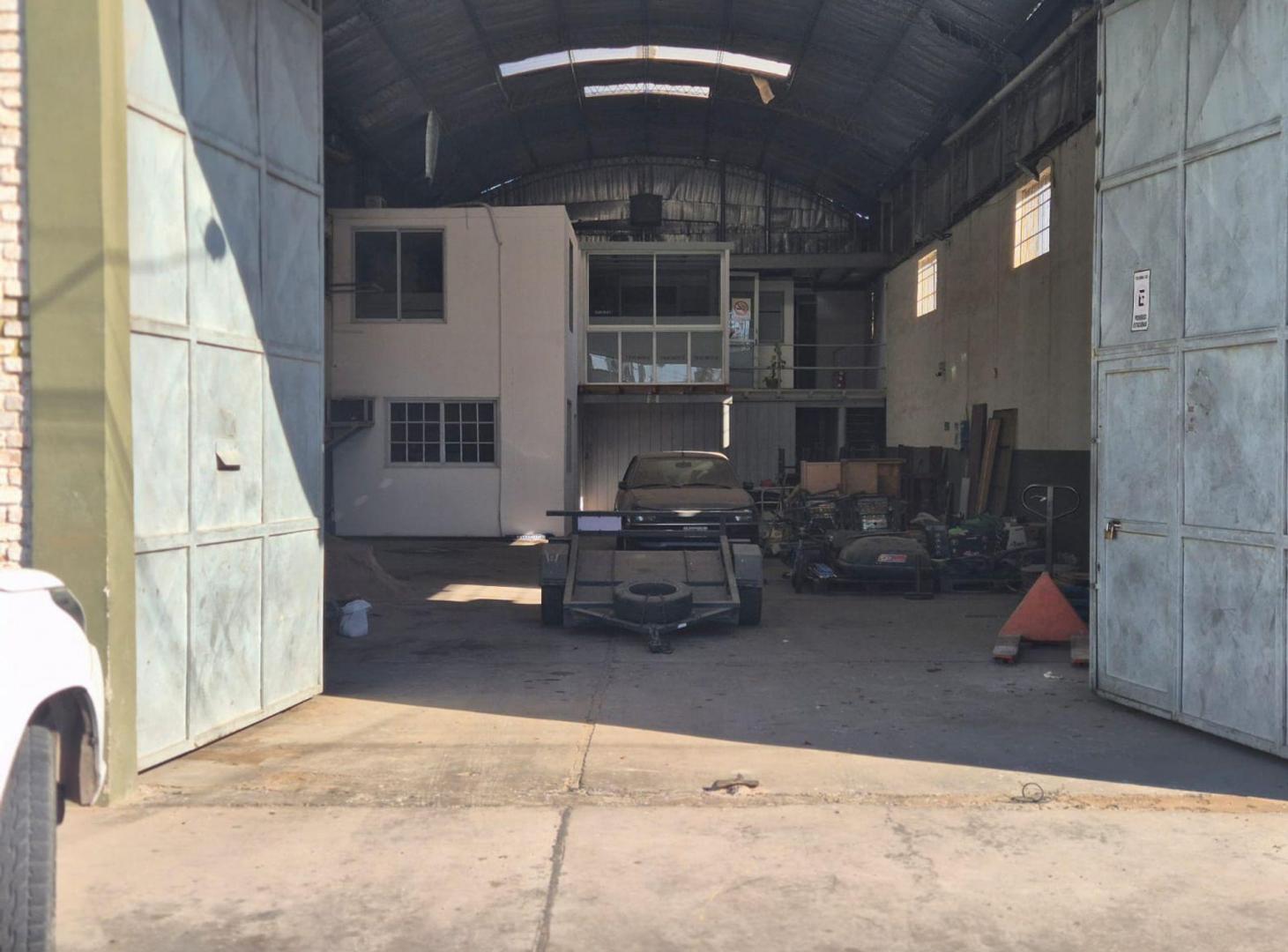 Foto de REMAX VENDIMIA OFRECE EXCELENTE GALPON EN V. NUEVA, imagen 2