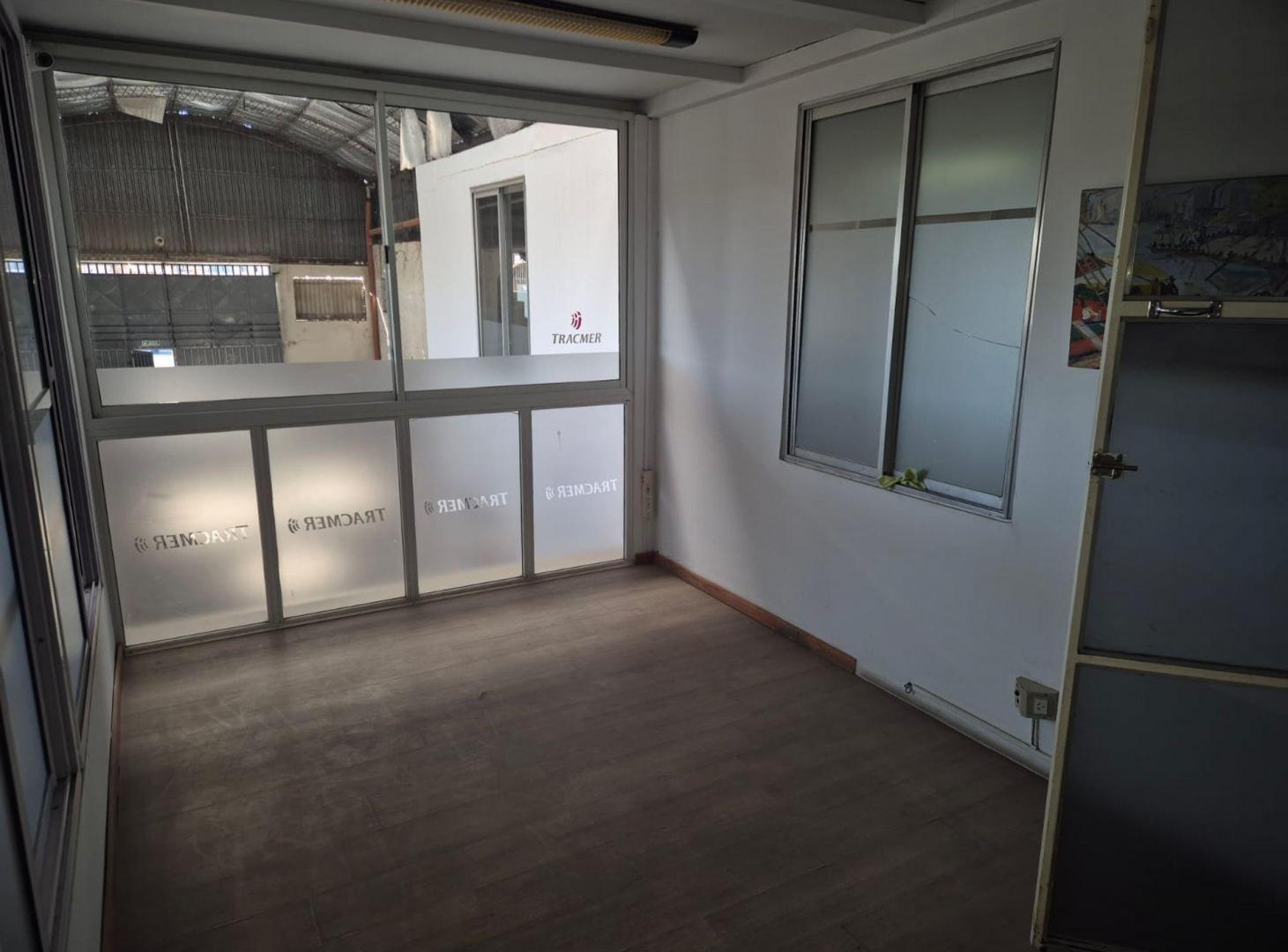 Foto de REMAX VENDIMIA OFRECE EXCELENTE GALPON EN V. NUEVA, imagen 3