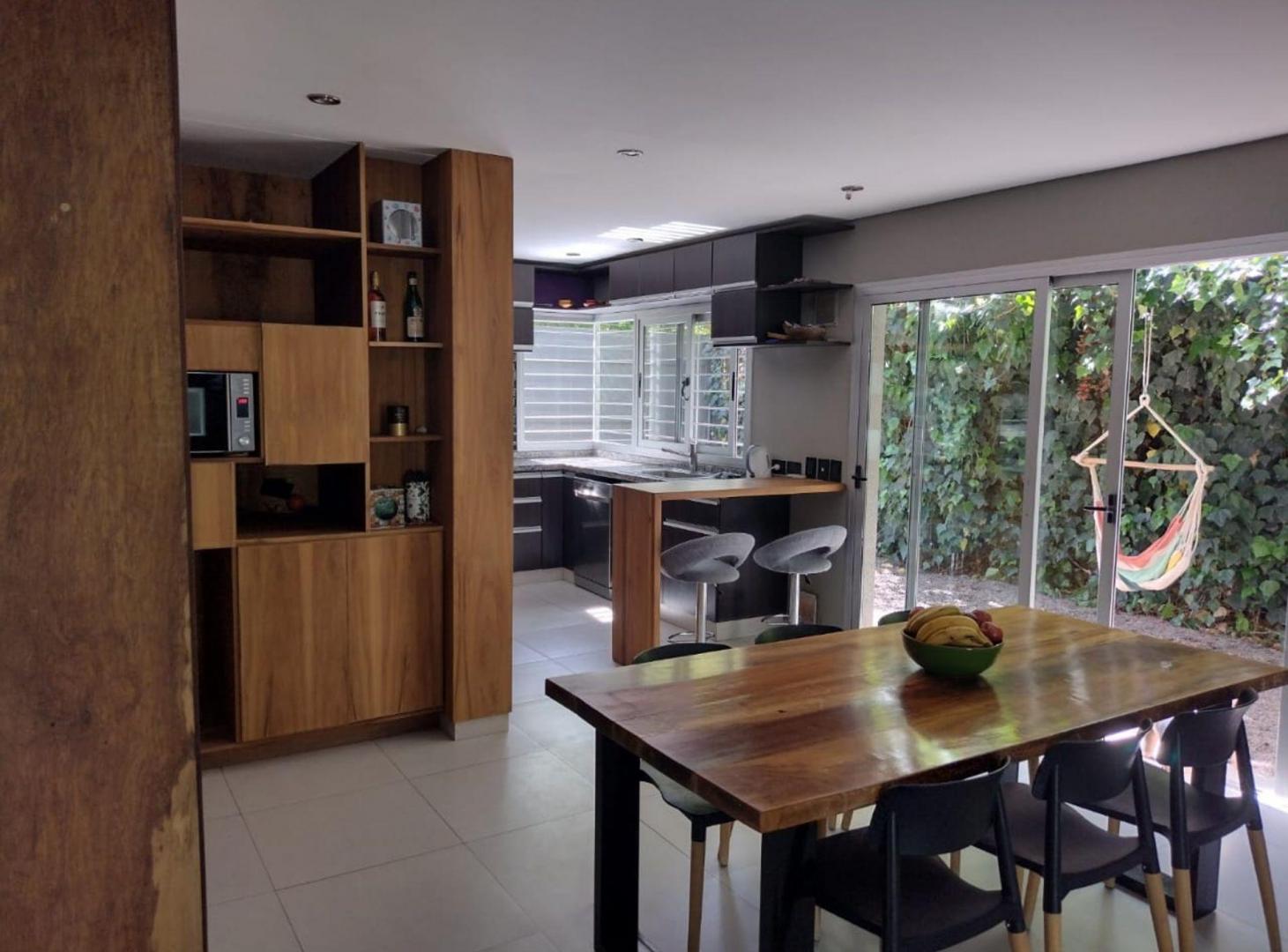 Foto de REMAX VENDE CASA EN CHACRAS DE CORIA MZA, imagen 1