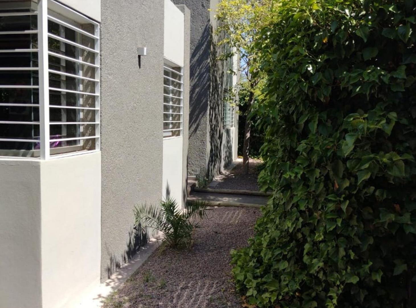 Foto de REMAX VENDE CASA EN CHACRAS DE CORIA MZA, imagen 4