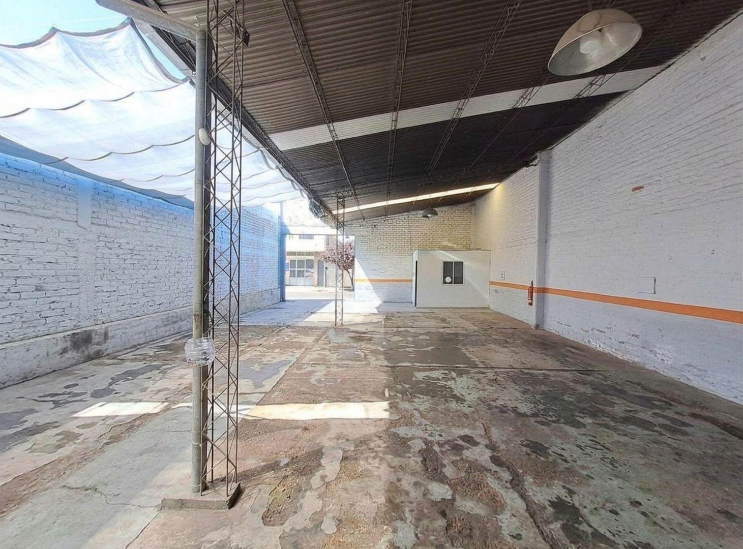 Foto de Venta de Galpón/Local en Las Cañas, Guaymallén, imagen 2