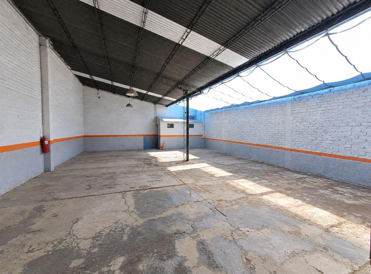 Foto de Venta de Galpón/Local en Las Cañas, Guaymallén, imagen 1