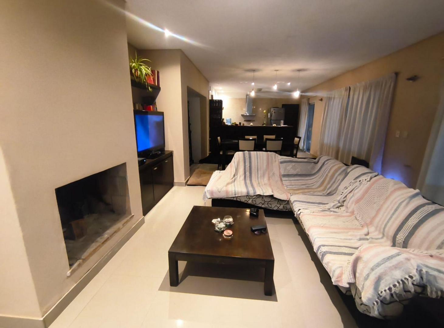 Foto de CASA 3 DORMITORIOS ,BARRIO VISTA CIELO ,GUAYMALLÉN, imagen 3