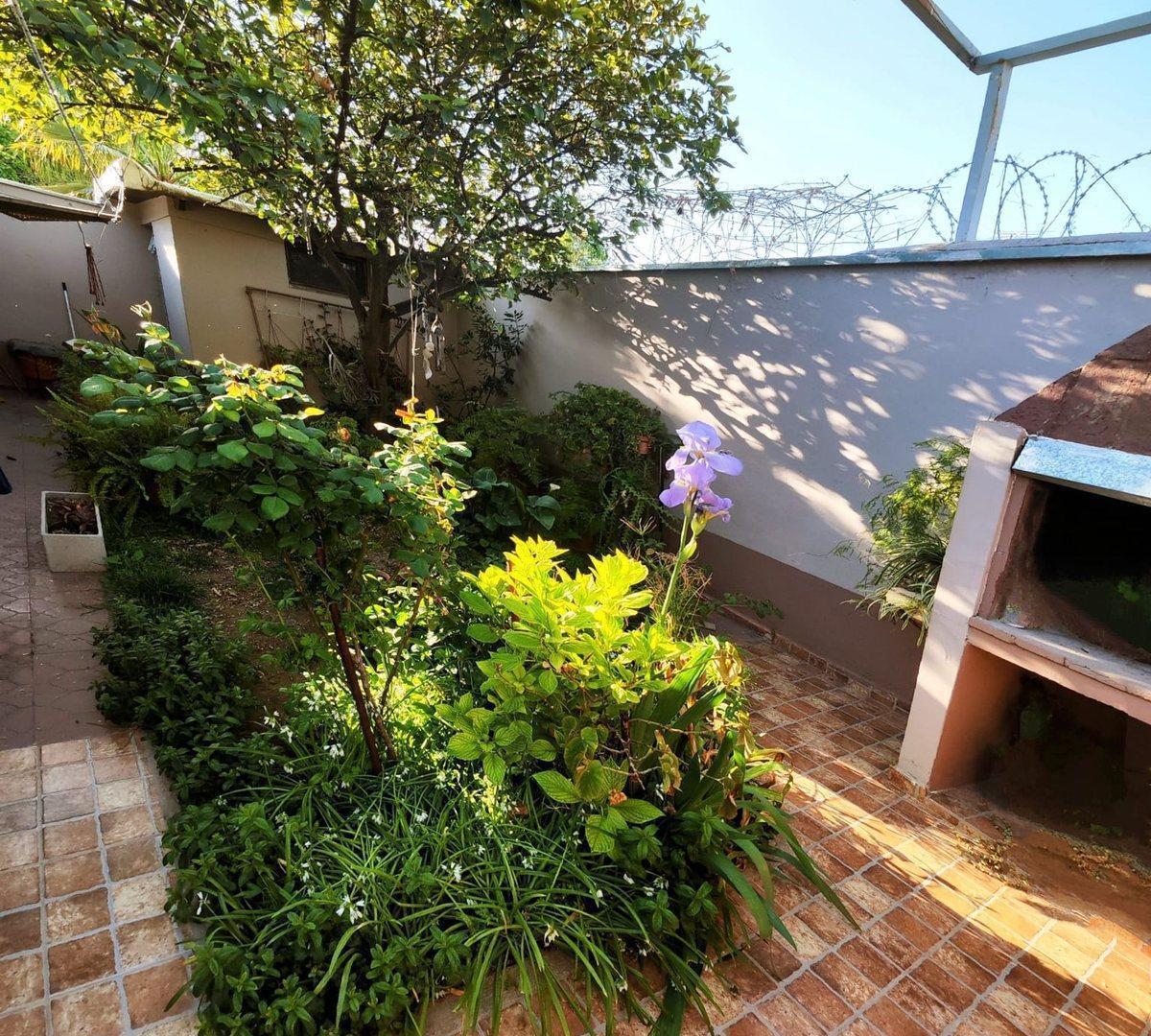 Foto de CASA EN VENTA BARRIO TRAPICHE GODOY CRUZ, imagen 2