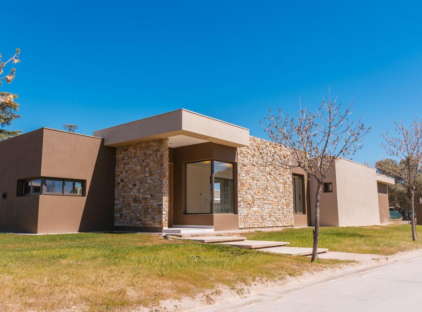 Foto de CASA EN VENTA BARRIO PRIVADO YRIGOYEN, imagen 1