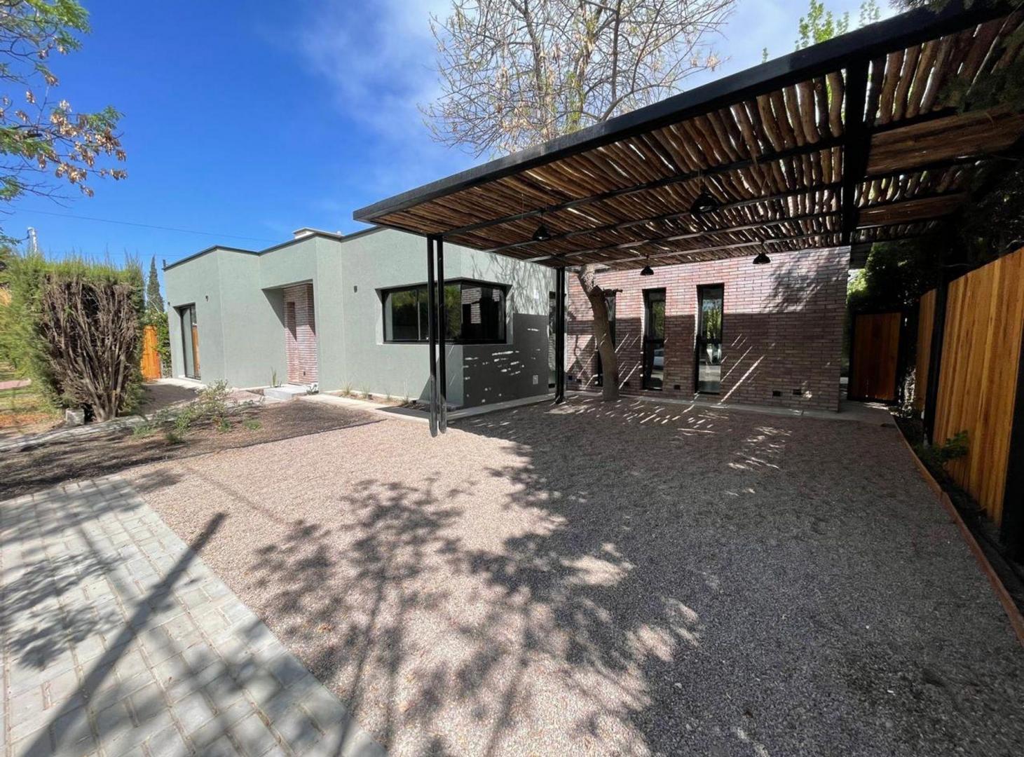 Foto de REMAX VENDE CASA EN LAS CANDELAS 1 LUJAN MENDOZA, imagen 1