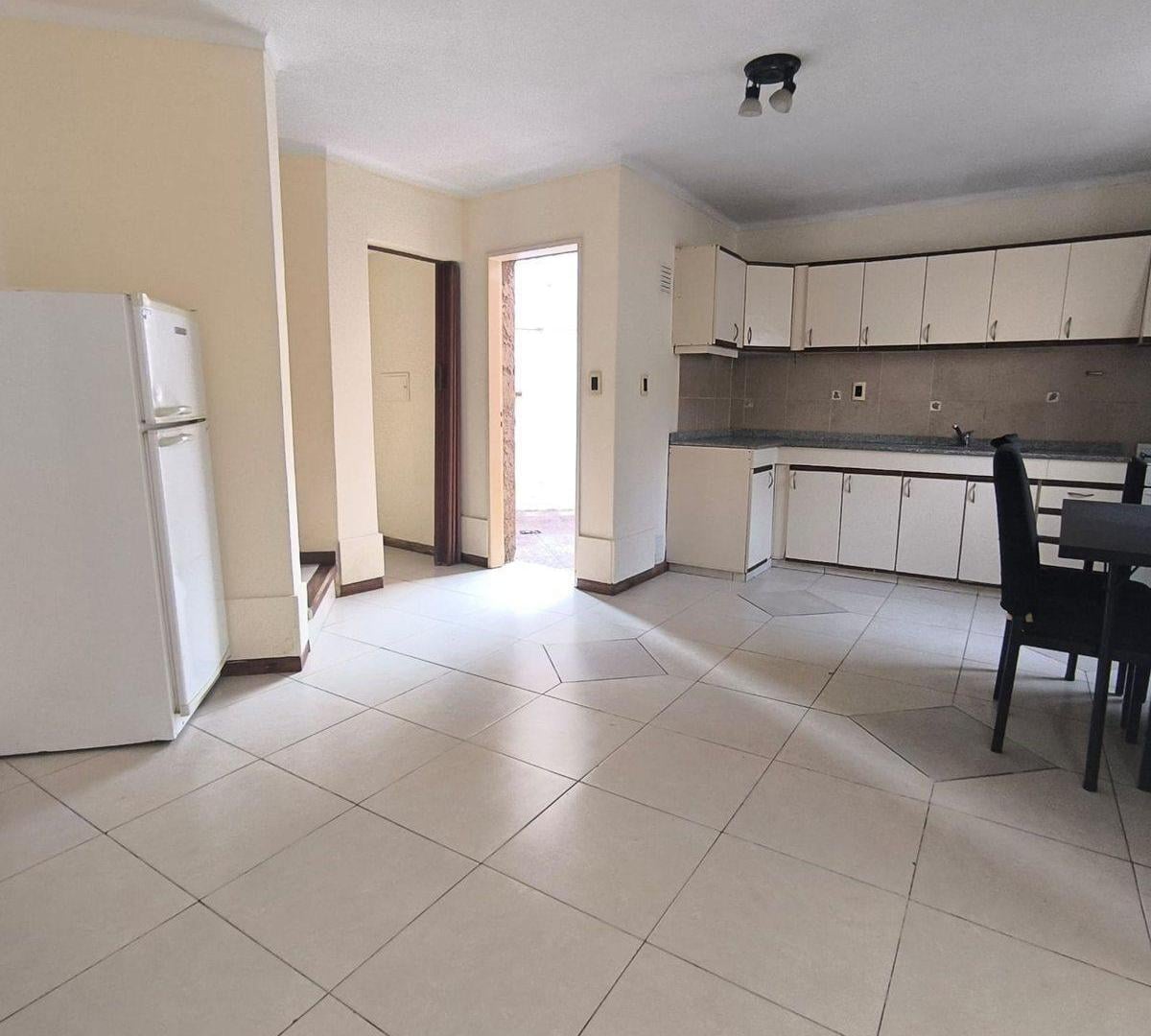Foto de VENTA DE DUPLEX COMPLEJO CERRADO, CIUDAD MENDOZA, imagen 2