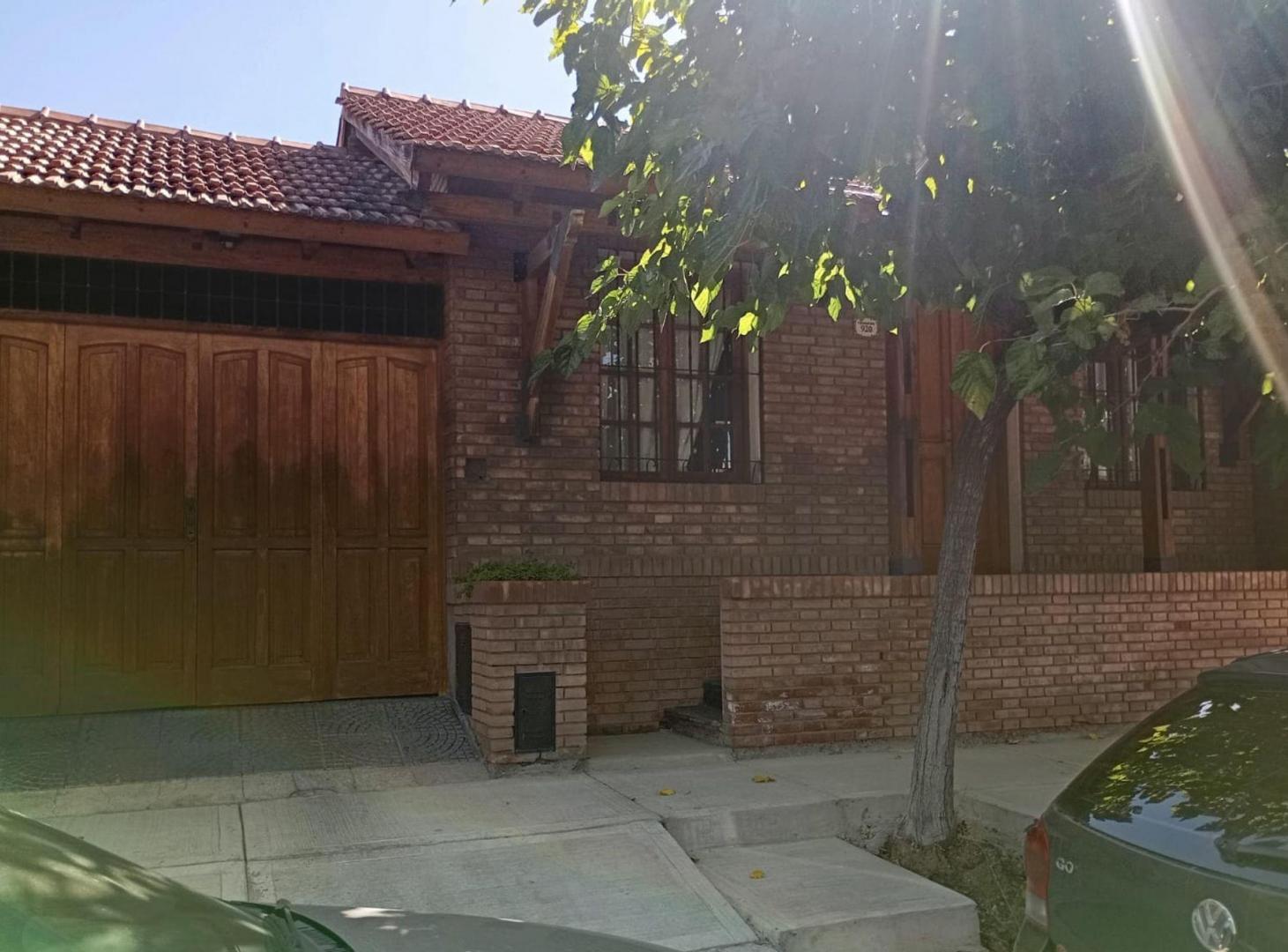 Foto de CASA+ DOS DEPTOS, B° JARDÍN SERRANO, GODOY CRUZ, imagen 1