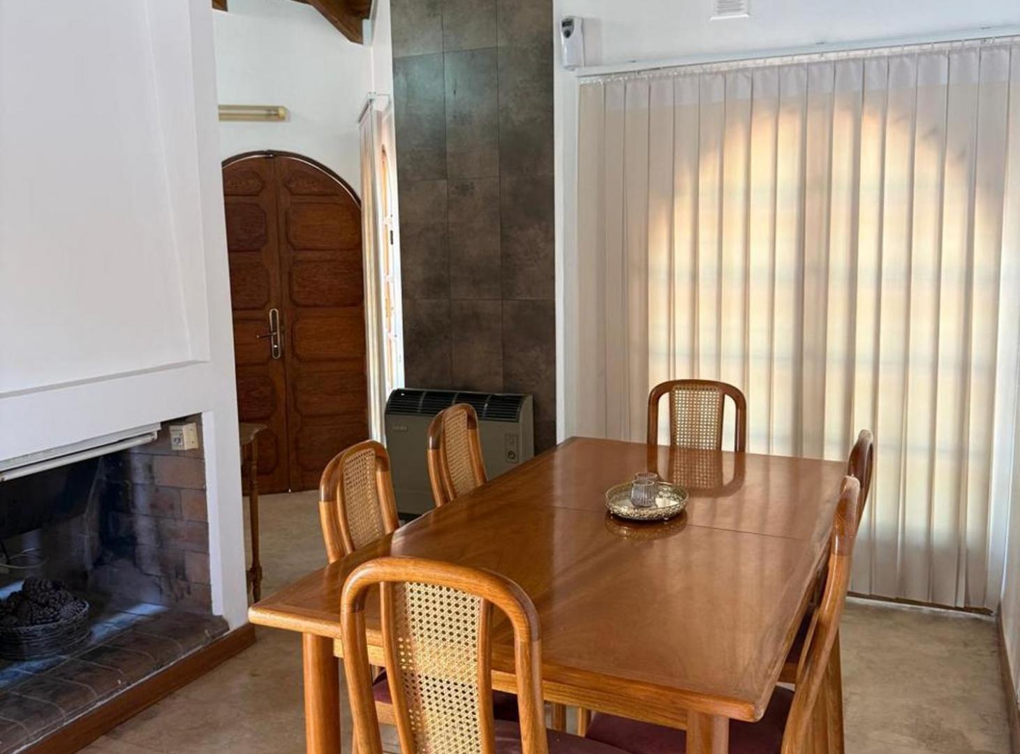 Foto de VENTA CASA 5 AMBIENTES- LUZURIAGA MAIPU, imagen 1
