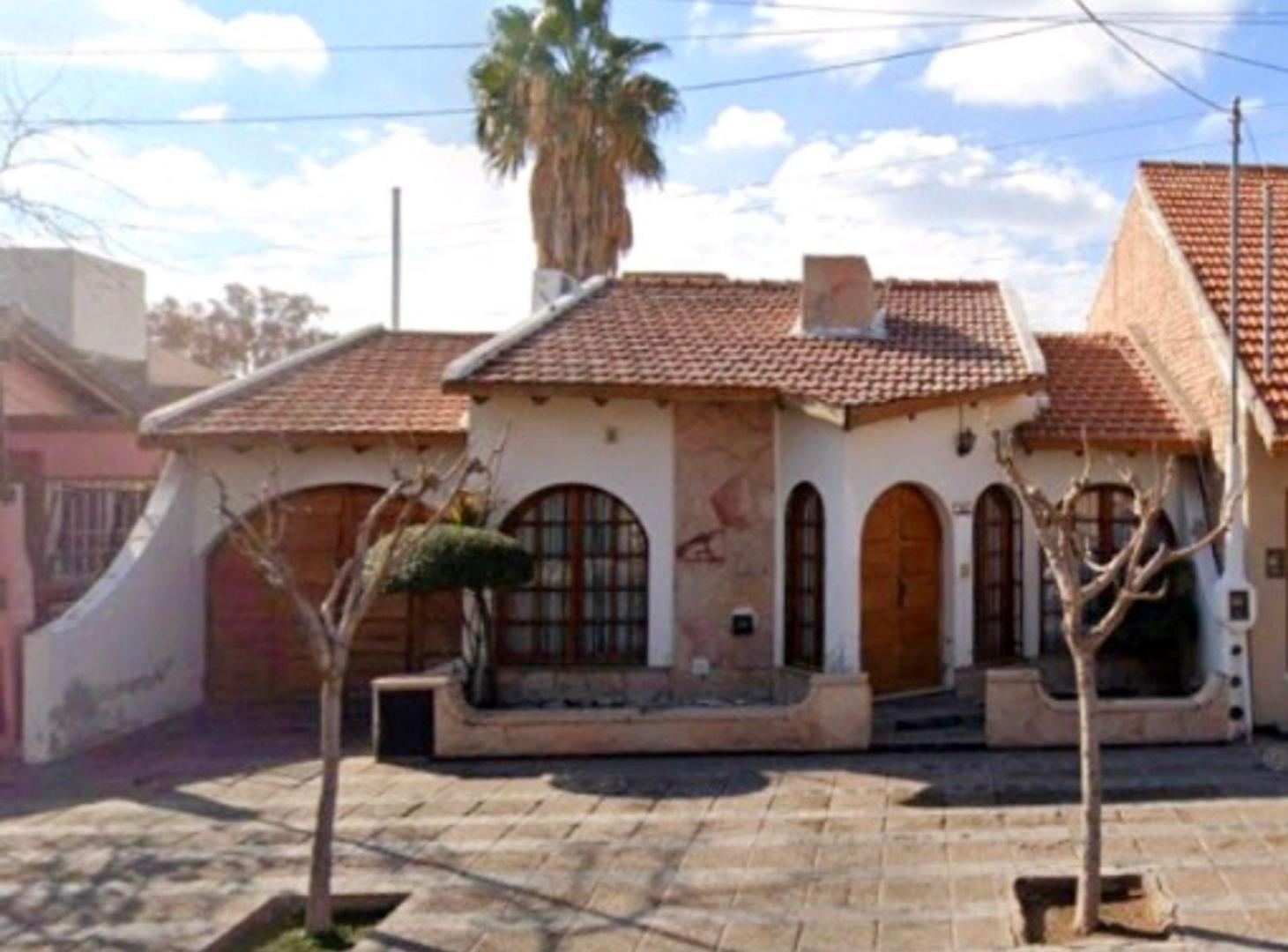 Foto de VENTA CASA 5 AMBIENTES- LUZURIAGA MAIPU, imagen 2