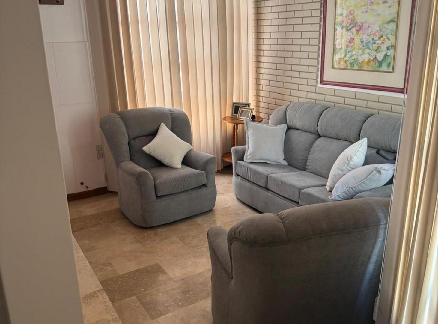 Foto de VENTA CASA 5 AMBIENTES- LUZURIAGA MAIPU, imagen 3