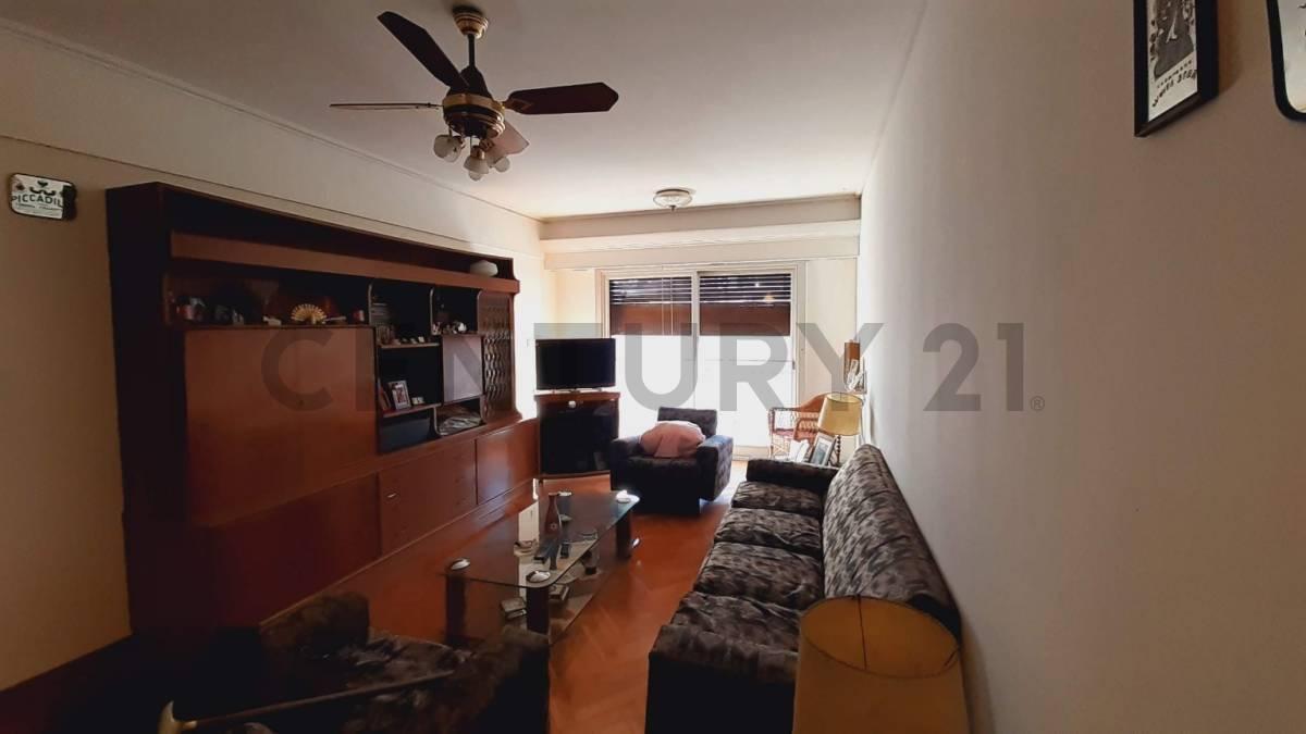 Venta Departamento 4 Ambientes con Dependencia en Belgrano G 4