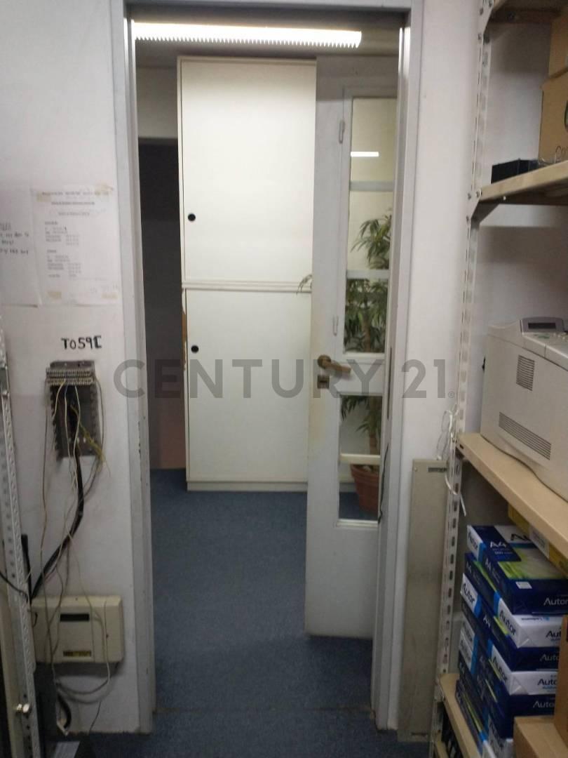 Saavedra. Venta. Oficina a m de Avda. Cabildo 5