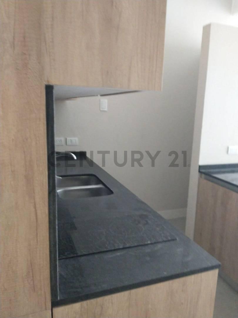Venta - Amplio Monoambiente con Patio y Parrilla 4