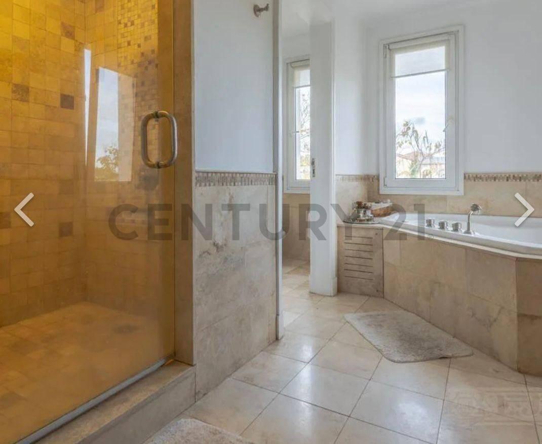 Foto de <p>Venta de Casa 7 AMBIENTES 4 DORMITORIOS en Los Castores, Tigre ..., imagen 3