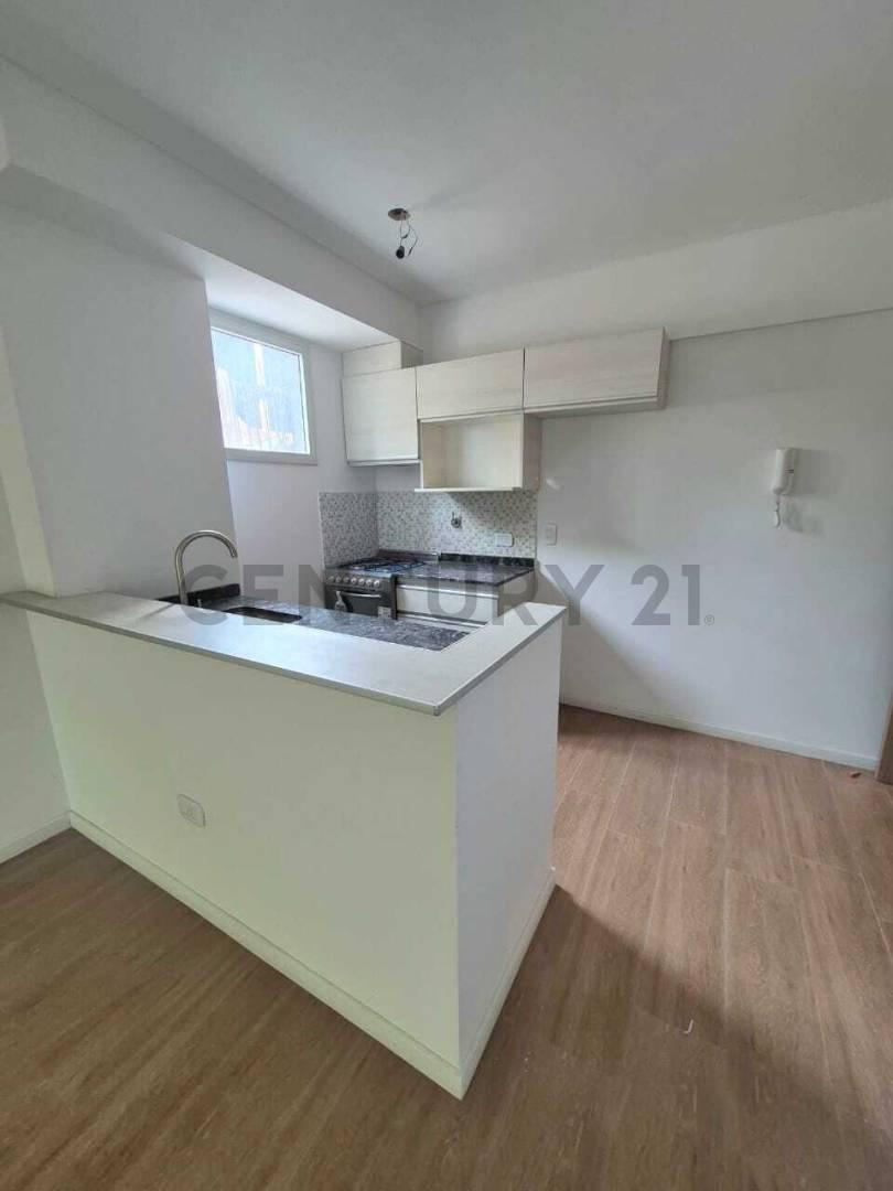 Venta 3 Ambientes con Balcón Corrido en Colegiales - Listo Para Escriturar 1