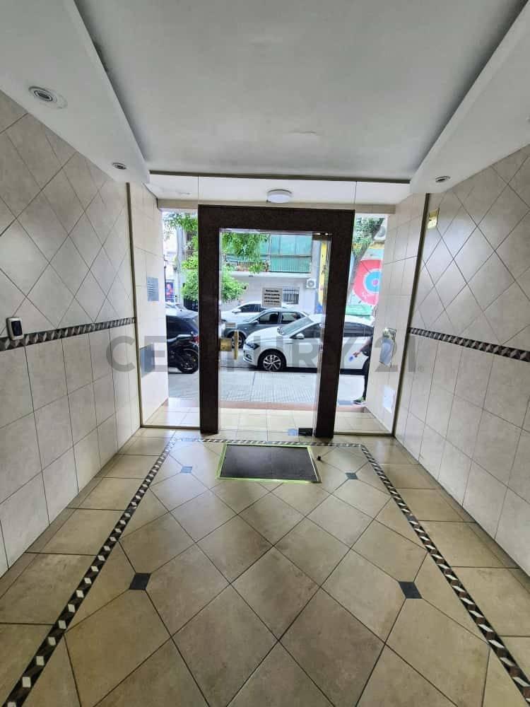 Venta 2 ambientes, excelente distribución. Oportunidad.