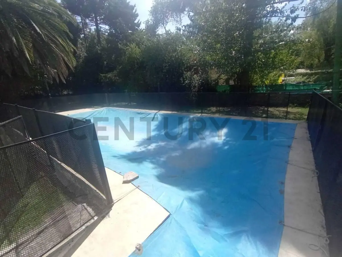 Venta 2 Lotes con dos casas ,quincho y pileta en General Rodriguez 1