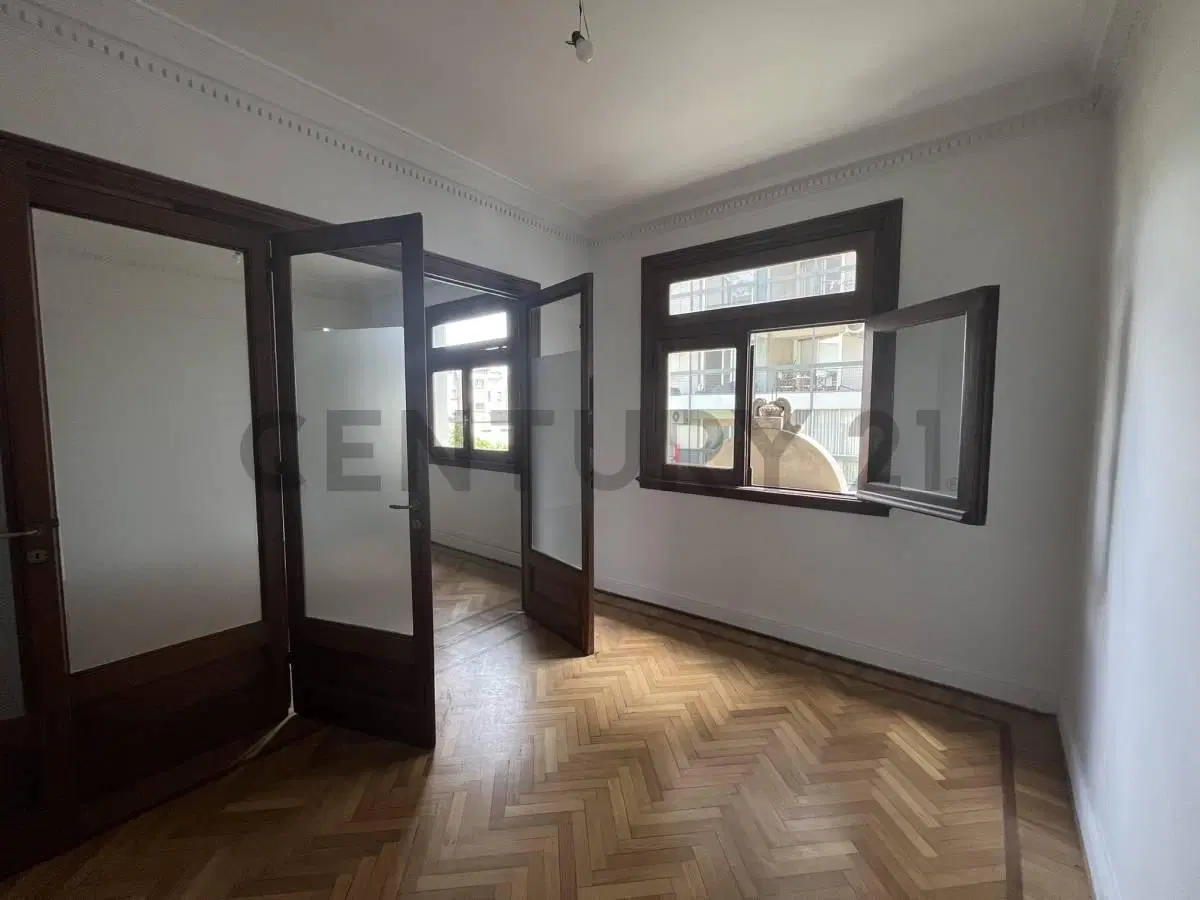 Oficina de categoría estilo francés en alquiler - Retiro 5