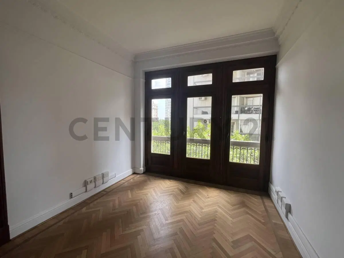Oficina de categoría estilo francés en alquiler - Retiro 3