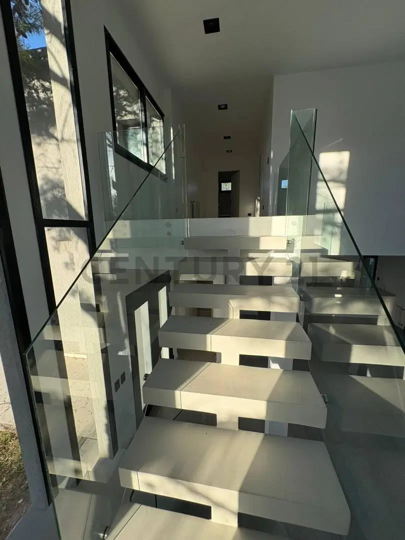 Venta Casa Muy Luminosa Acceso Rápido 5