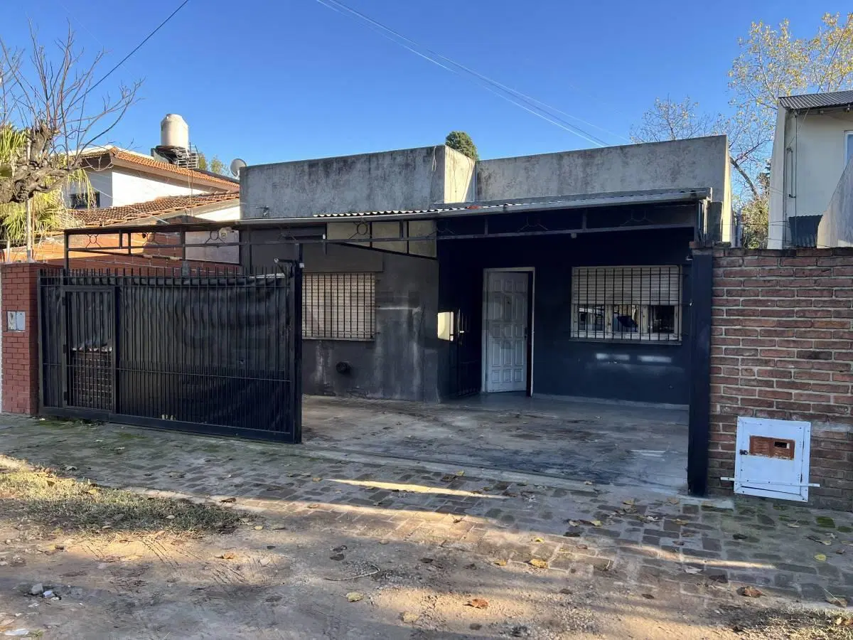 venta de casa con lote de 10x50 edificación 4 a 8 dúplex 2