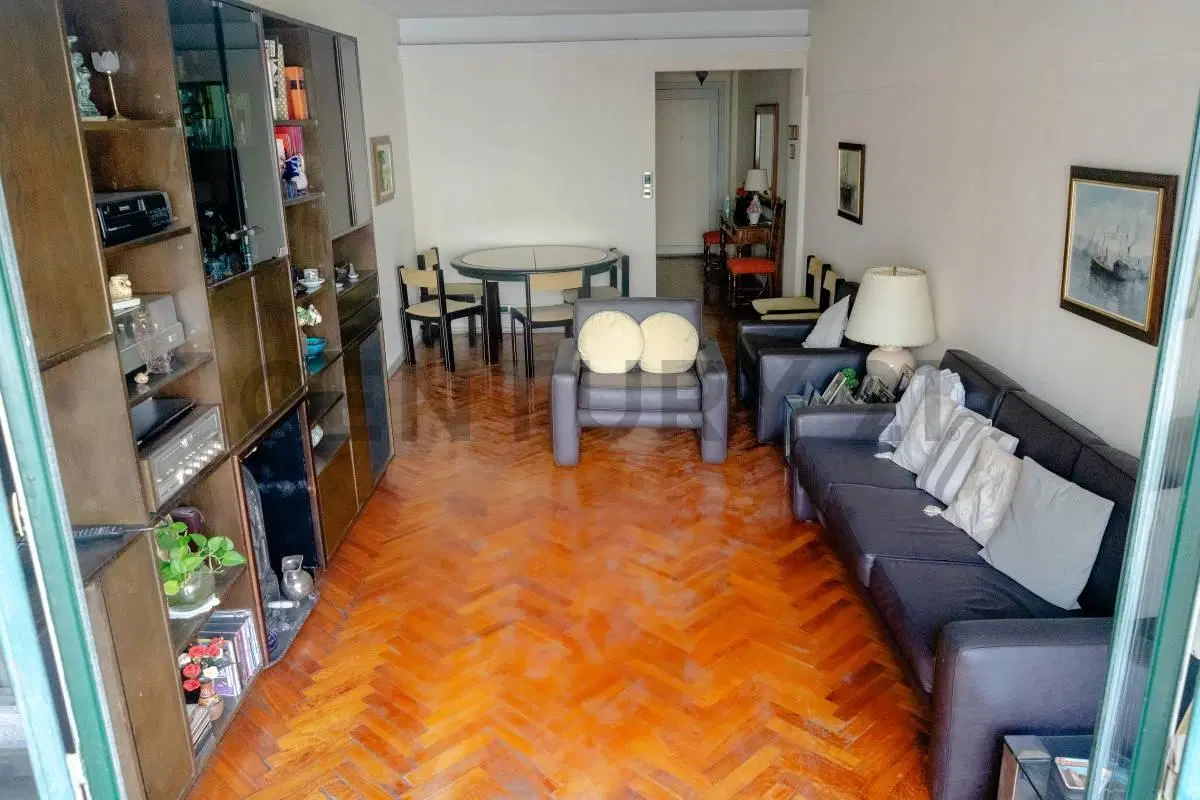 Departamento 3 ambientes + dependencia en Belgrano 2