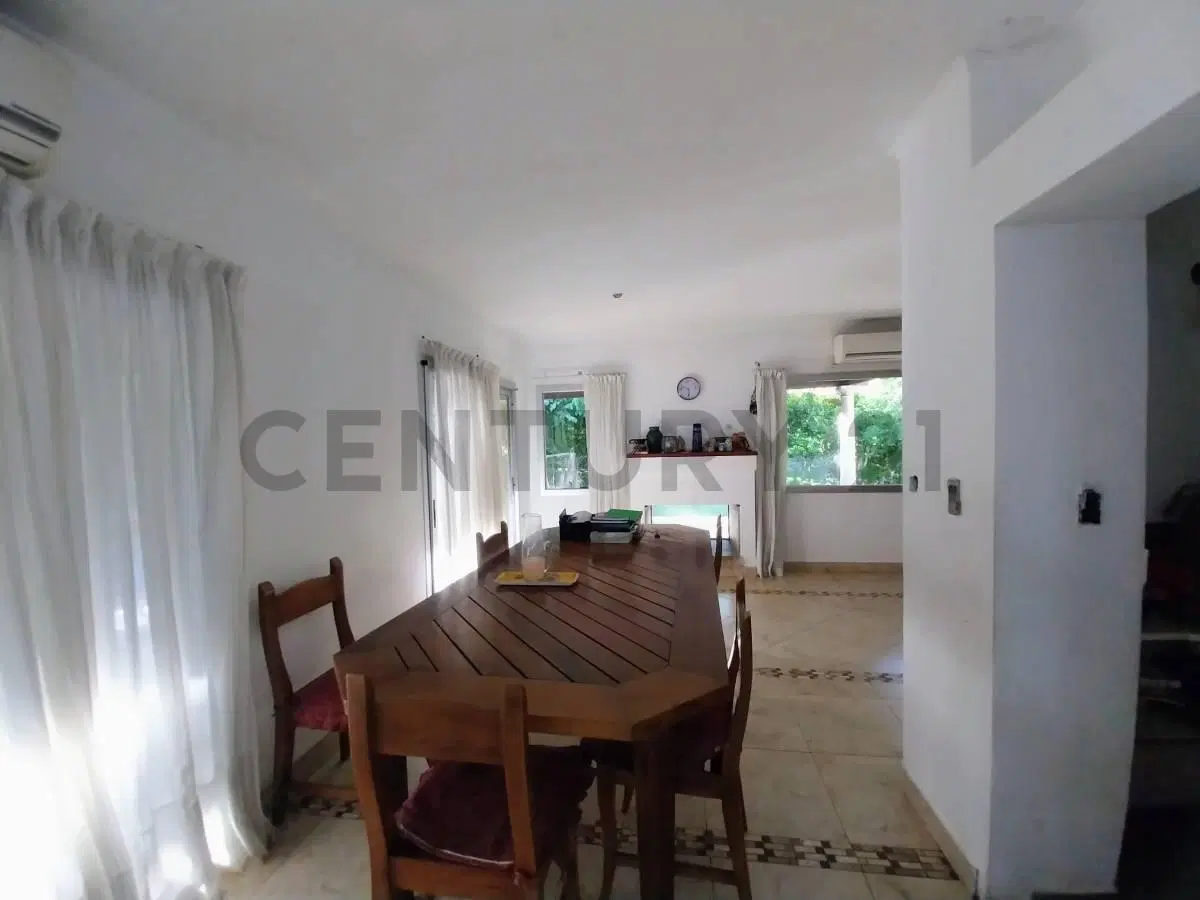 Casa a remodelar Barrio La Delfina, Pilar. 4